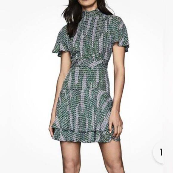 REISS Natalie Mini dress size 2 BRAND NEW green split sleeve - Picture 1 of 17